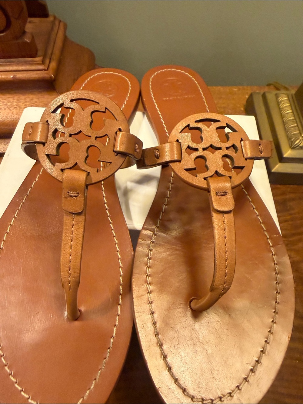 Tory Burch Brown Gabriel Mini Miller Brown Leather Thong Sandals Size 10 - Picture 4 of 10